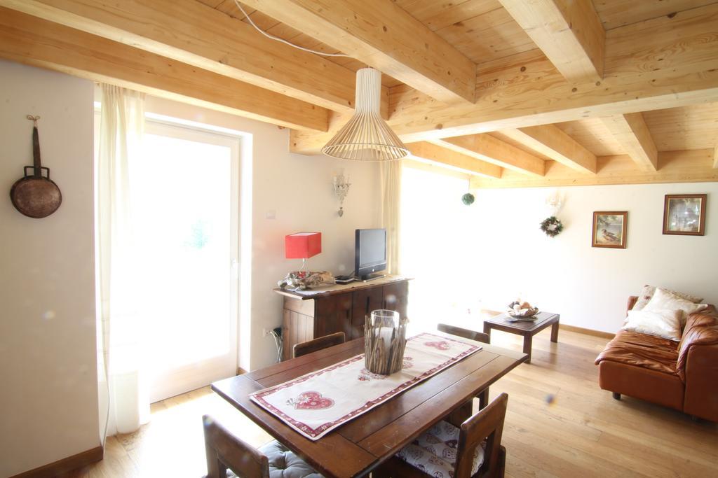 Вилла Dolomiti Di Brenta House 2 Мадонна-ди-Кампильо Экстерьер фото