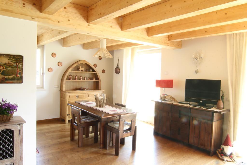 Вилла Dolomiti Di Brenta House 2 Мадонна-ди-Кампильо Экстерьер фото
